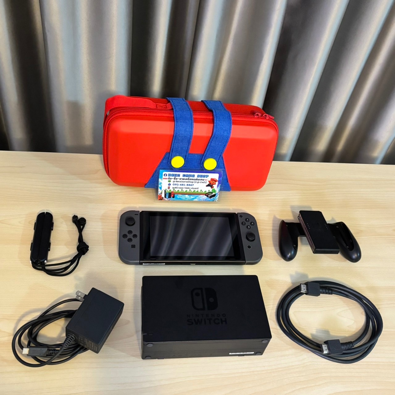 Nintendo Switch รุ่น V2 (แบตอืด) จอยเทา พร้อม Dock + กระเป๋ามาริโอ้ (มือสอง)