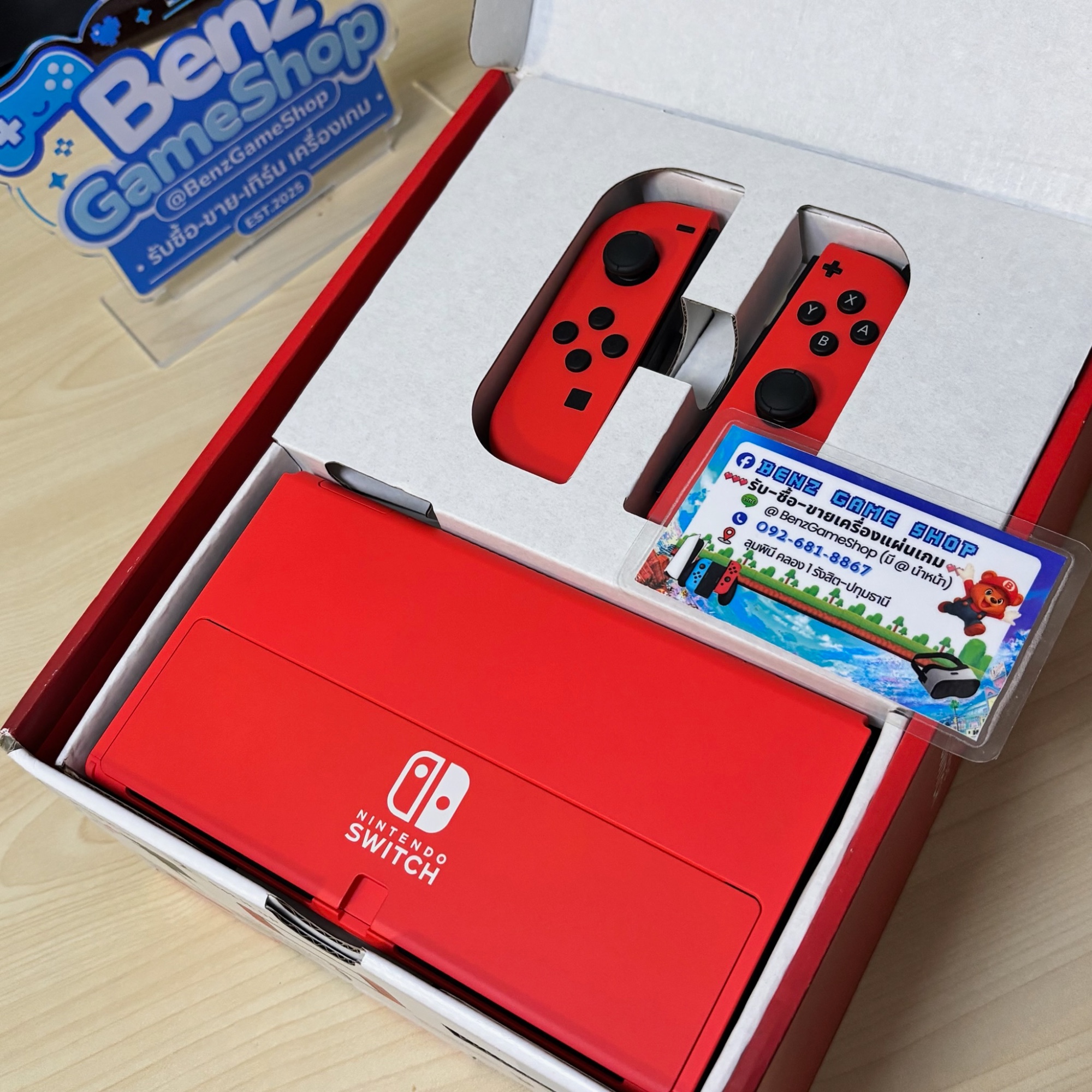 Nintendo Switch OLED รุ่นพิเศษ Mario Red Edition เซ็ตครบพร้อมอุปกรณ์ (มือสอง)