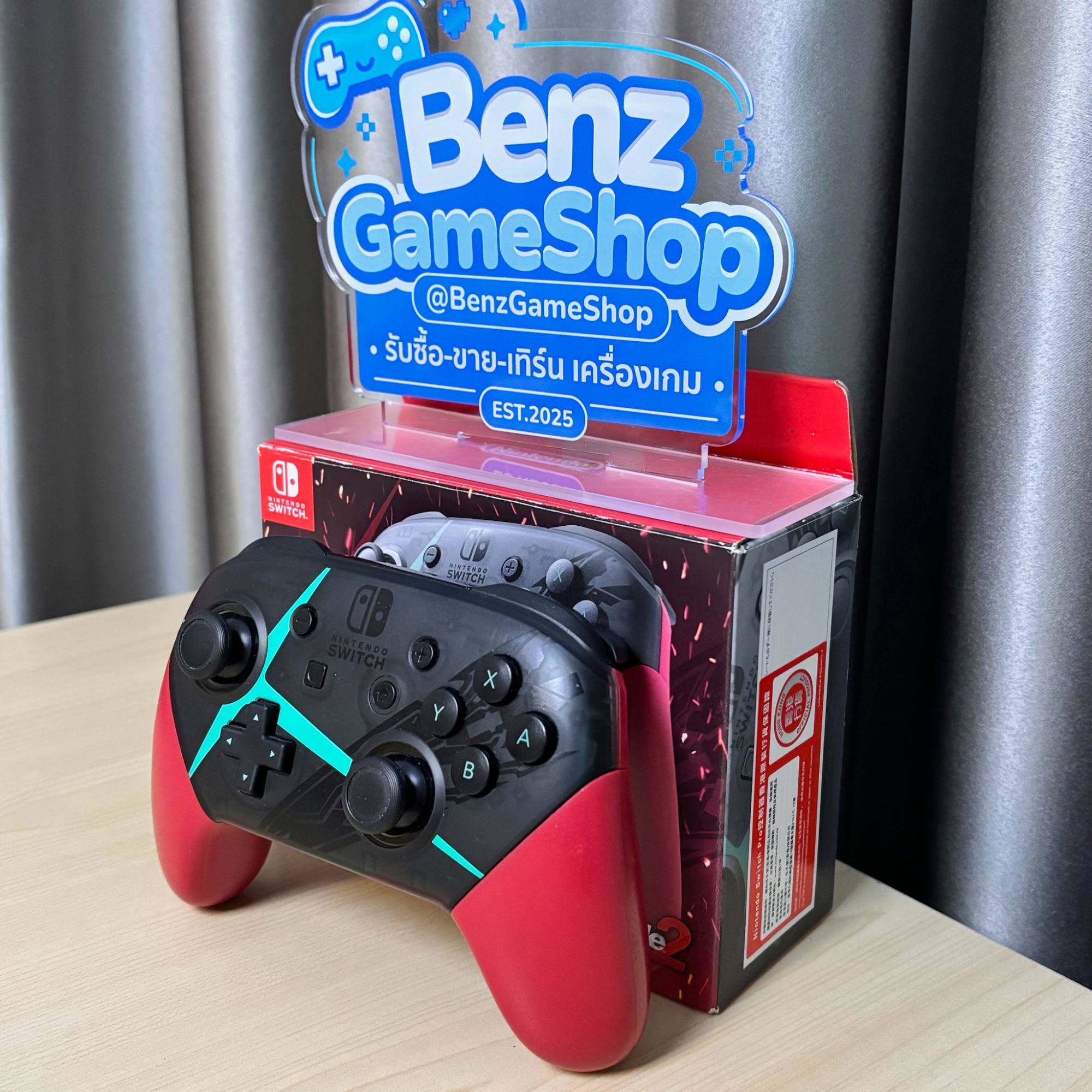 จอย Nintendo Switch Pro Controller รุ่นพิเศษ Xenoblade Chronicles 2 Edition
